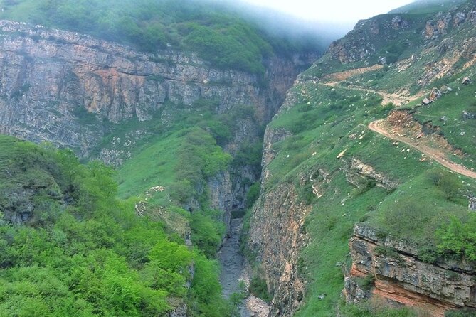 3-Day Hiking & Trekking Tour Remote Villages in Guba Azerbaijan - Day One: From Baku to Griz by the Eh Yolu