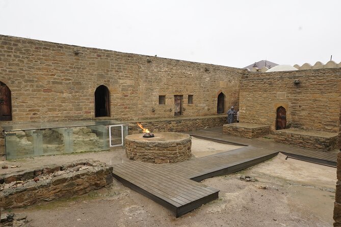 Ateshgah Fire Temple and Yanardag Fire Mountain Private Tour - What the guide adds to the visit