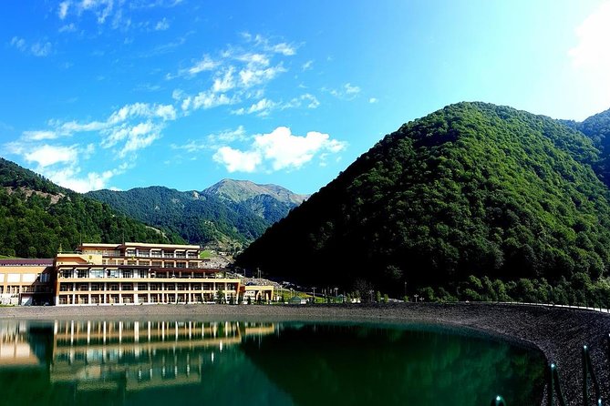 Azerbaijan in 9 days - Day 7: Sheki’s palace, caravanserai, and piti