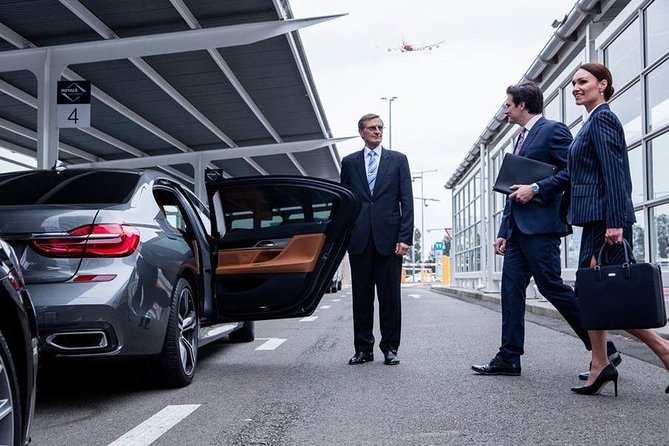 Baku Airport Private Transfer Service - Flight delays and the one pickup problem to avoid