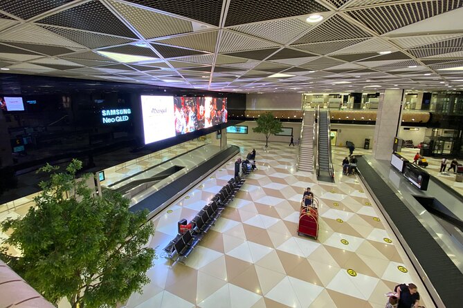 Baku Airport Private Transfer - What happens when your flight is late