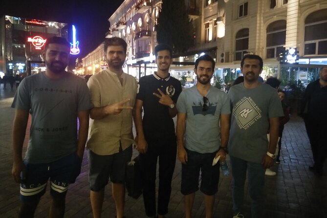 Baku by Night: Small-Group Walking Tour - Remembering the dead at Martyrs’ Lane