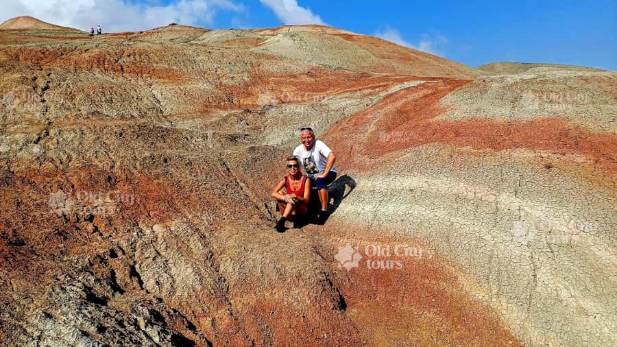 Baku: Candy Mountain, Pink Lake, Besh Barmag Dag and Mosque - Besh Barmag Mountain and the uphill reward