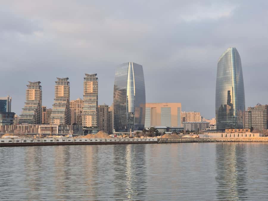 Baku: Caspian Sea Boat Tour with City Skyline Views - Flame Towers and the best time for city lights