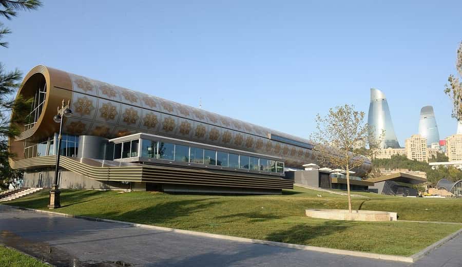Baku City Group Tour - Carpet Museum and Azerbaijani design