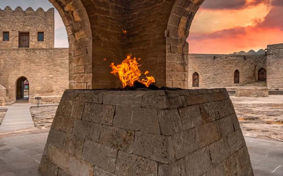 Baku: Gobustan & Absheron Group Tour + Lunch & Tickets inc - Starting From Baku With Six Pickup Choices