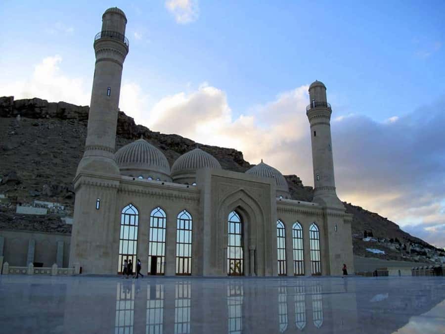 Baku: Gobustan/Absheron guided tour with lunch and tickets - The First Oil Well and Azerbaijan’s industrial story