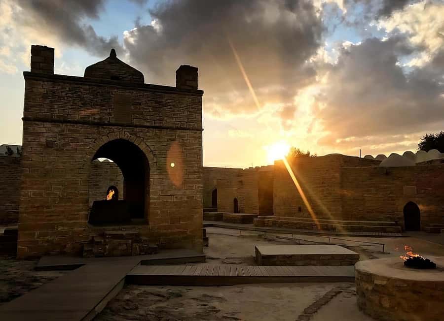 Baku: Gobustan & Absheron Trip - Yanardag shows why fire became sacred