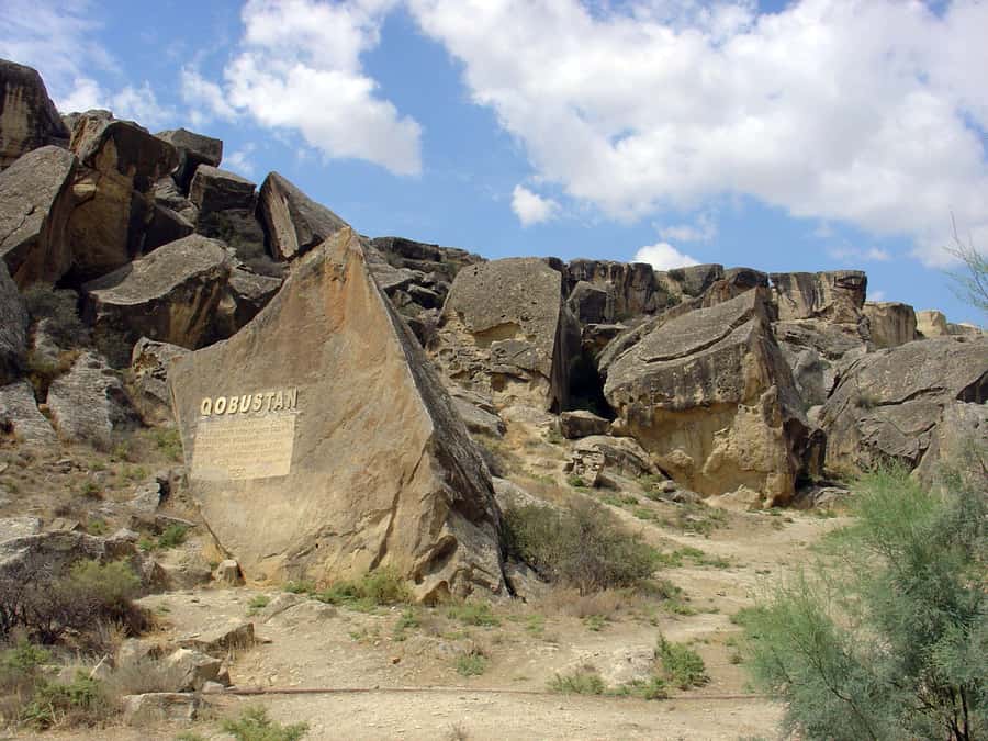 Baku: Gobustan, Mud Volcanoes, Fire Temple, & Yanar Dag Tour - The real price: cheap base fare, higher final cost