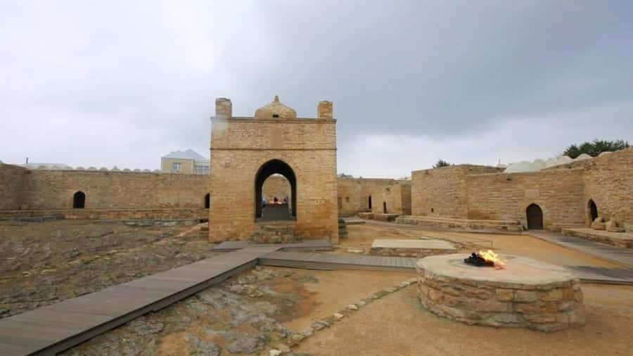 Baku:Gobustan Mud Volcanoes Temple & Entry tickets included - The mud volcanoes and the rough-road adventure