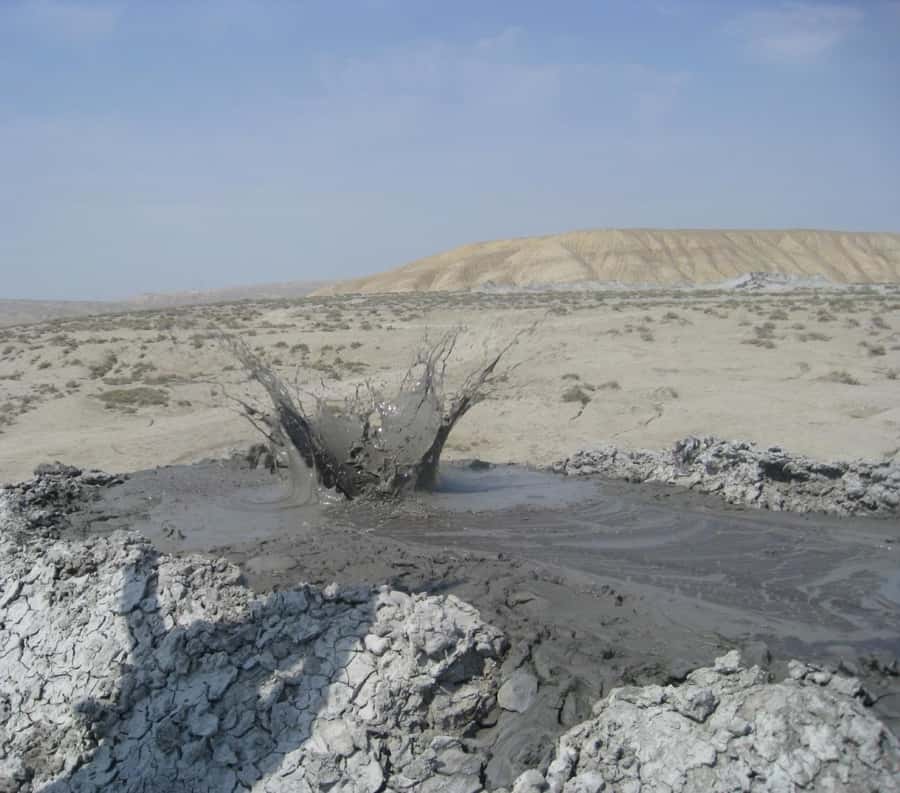Baku:Gobustan Mud Volcanoes Temple & Entry tickets included - Lunch and the value of the food option