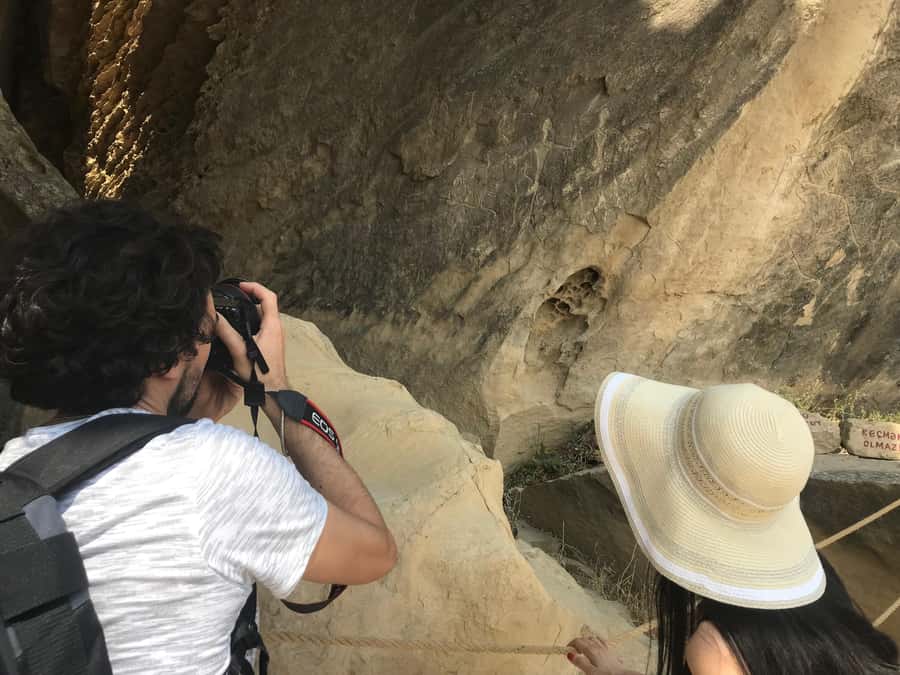 Baku: Gobustan, Volcanoes, Fire Temple and Yanardag Day Trip - Gobustan Museum and the prehistoric carvings