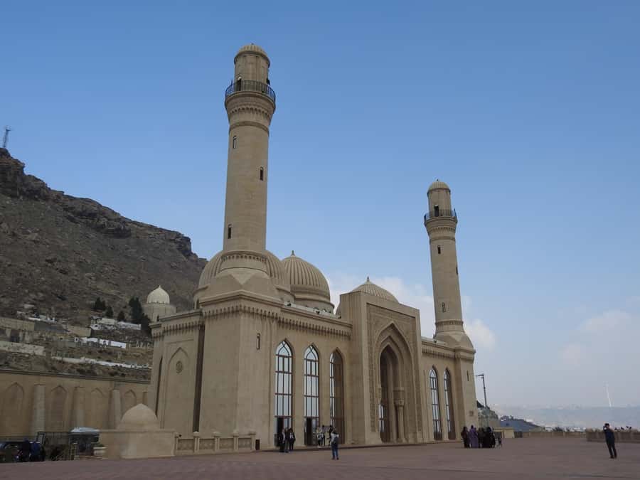 Baku: Gobustan, Volcanoes, Fire Temple and Yanardag Day Trip - Yanardag and the fire that does not go out