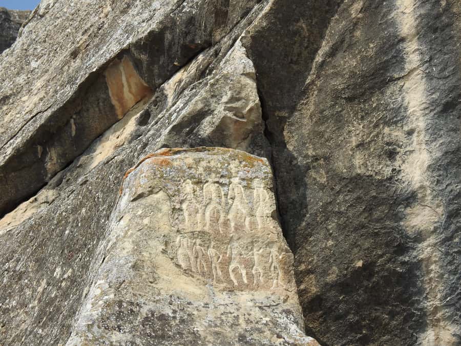 Baku: Gobustan, Volcanoes, Fire Temple and Yanardag Day Trip - Bibi-Heybat and the first oil well