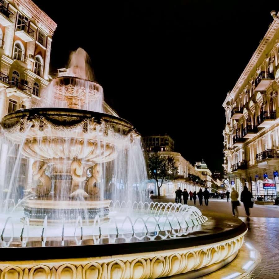 Baku: Light-Up Baku Walking Evening Tour - Key points to know before booking