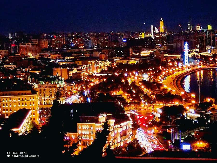 Baku: Light-Up Baku Walking Evening Tour - Why Baku works so well after sunset