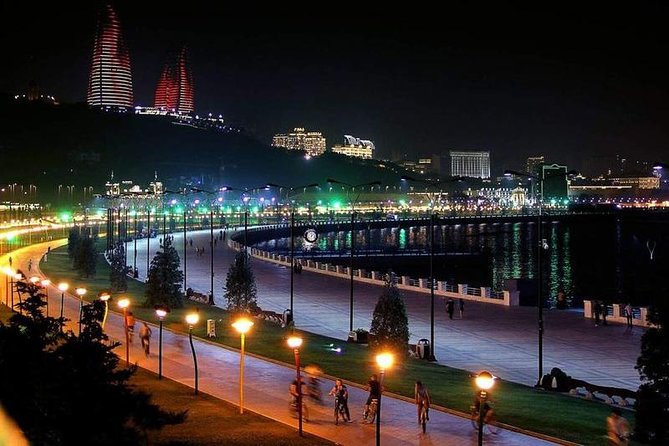 Baku Night City Tour - What the private format adds