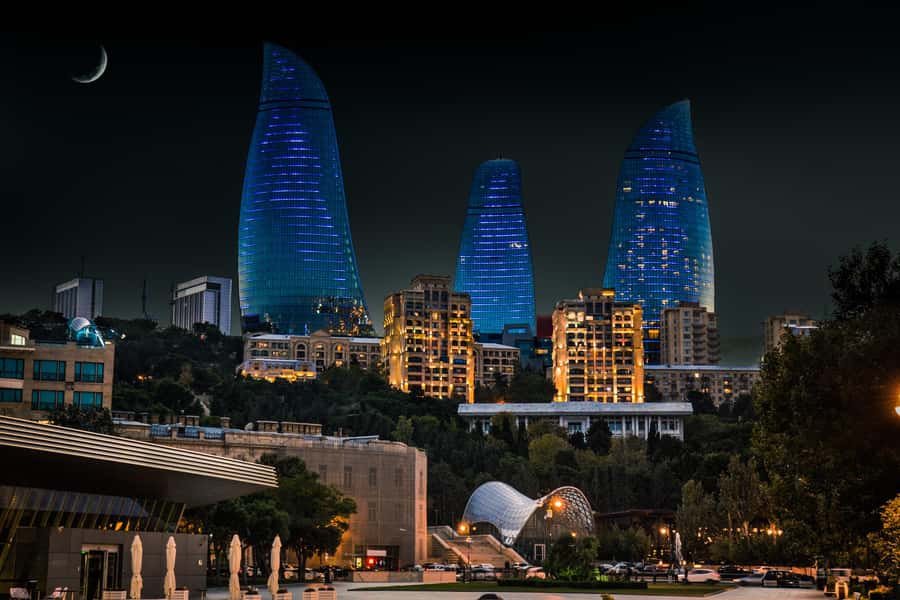 Baku: Night Panoramic Group Tour with Flame Towers 1 - Meeting near Icherisheher metro station