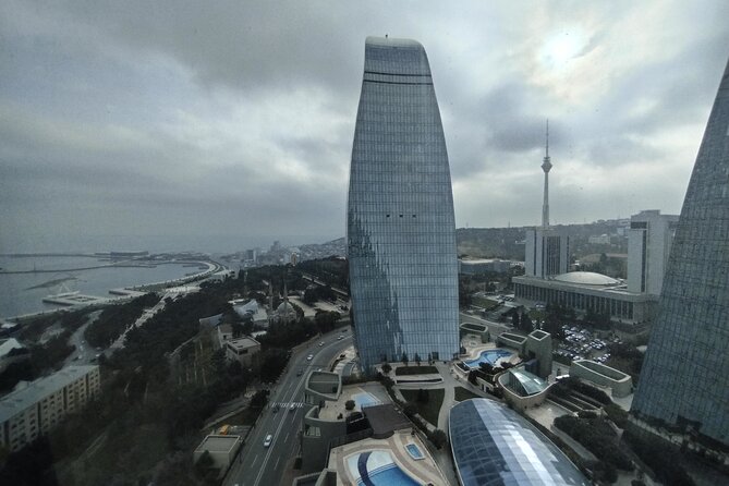Baku Night Panoramic tour - The guide makes the evening more useful