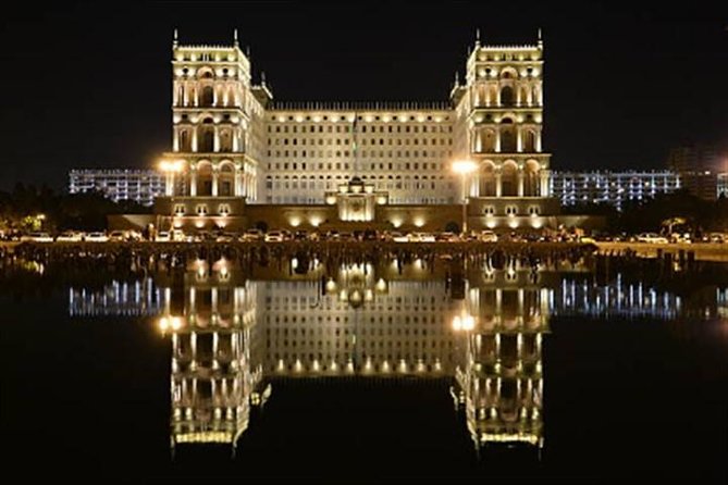 Baku night tour - Short van rides keep the route moving