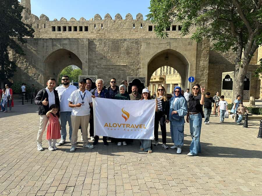 Baku: Old City Guided Walking Tour - Shirvanshah Palace and the power of medieval Baku