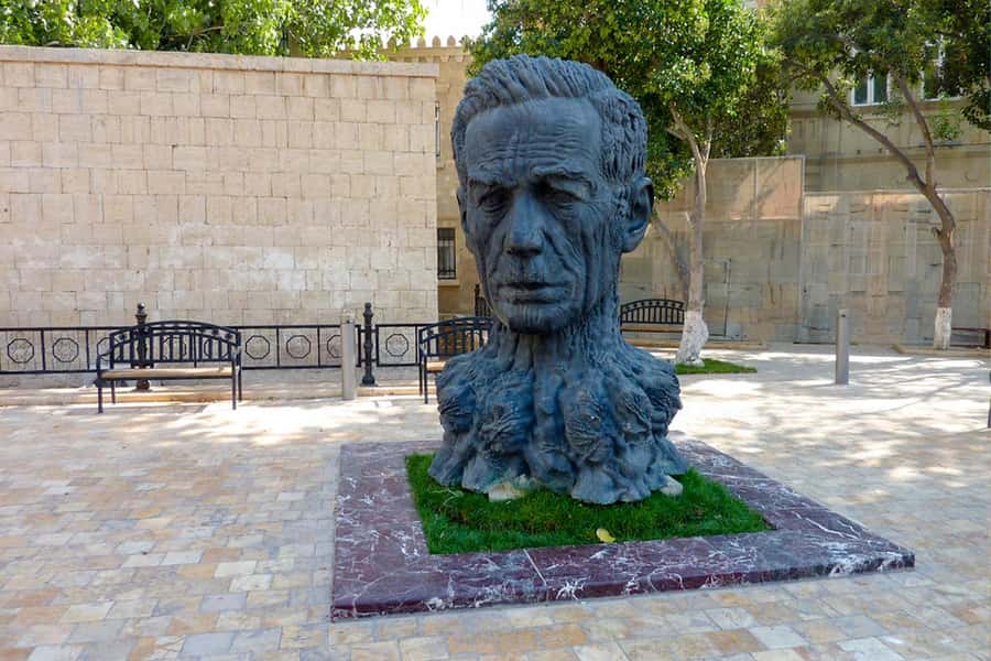 Baku: Old City Guided Walking Tour - Bazar Square and the old religious complex