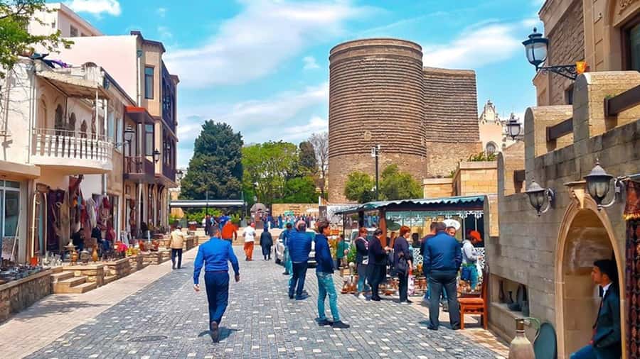 Baku: Stunning Walking Tour of Historical and Modern City - Baku Boulevard and the Caspian Sea