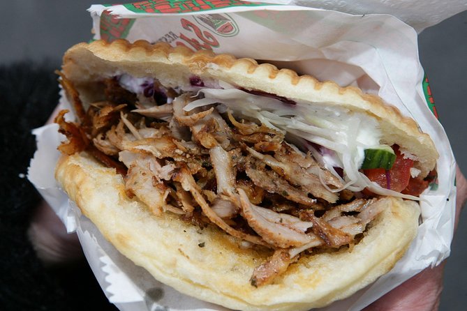 BAKU WALKING tour with the best STREET FOOD and DRINK tasting - Key points at a glance