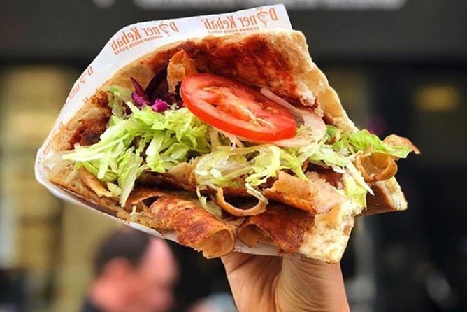 BAKU WALKING tour with the best STREET FOOD and DRINK tasting - Why food is the smart way to start in Baku