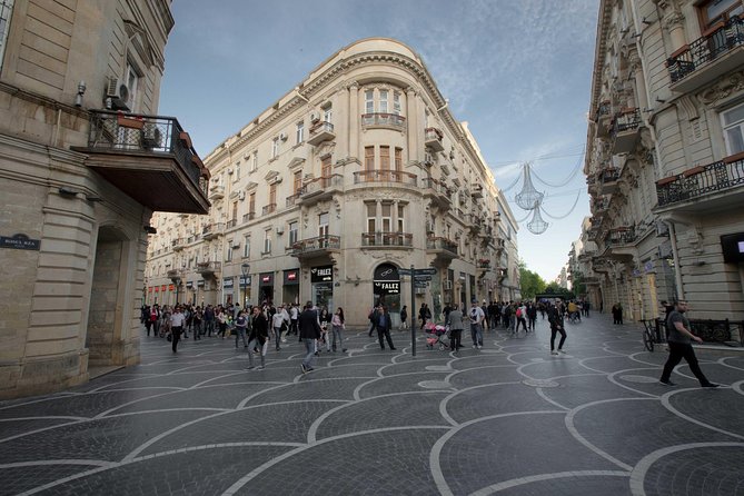BAKU WALKING tour with the best STREET FOOD and DRINK tasting - Booking details that matter