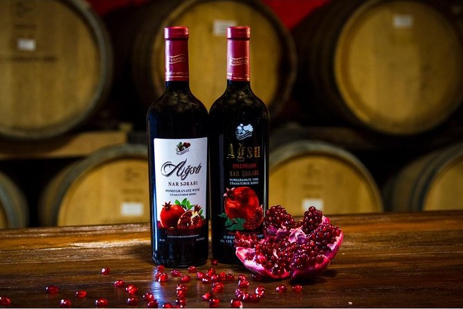 Baku Wine Crawl for Small Groups - A small group and the guide’s role