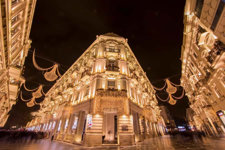 Become a Baku resident in a day - Oil, boulevard, and Baku’s new face