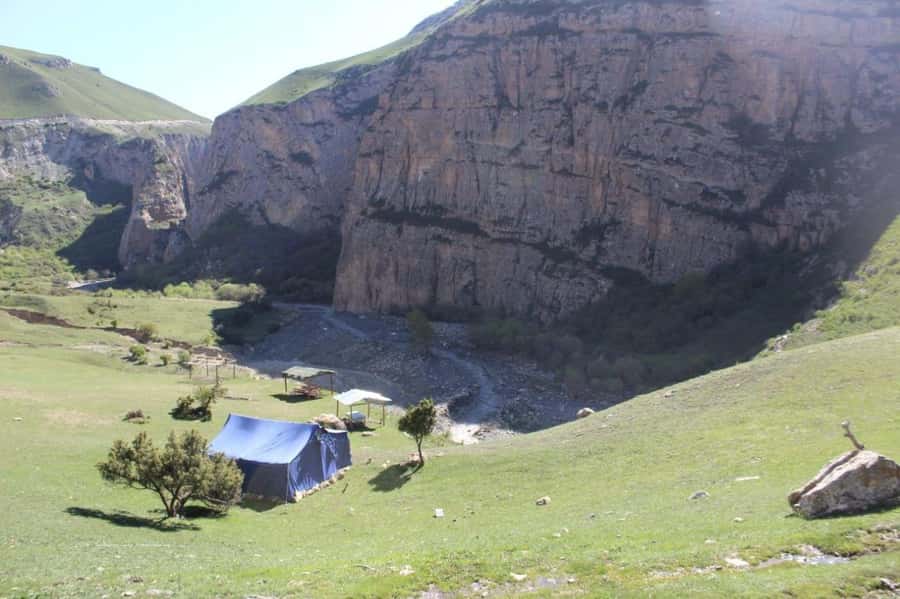 Candy Mountains - Guba - Khinaliq Guided Full Day Tour - Beshbarmaq Mountain and the long road north