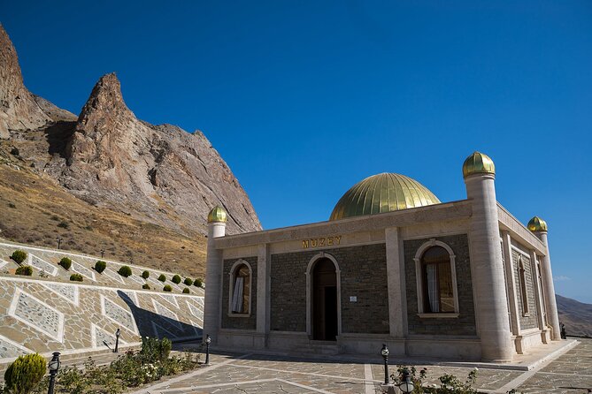Day Tour from Nakhchivan to Alinja Castle, Ashabi Kahf and Khanegah Tomb - Why Alinja Castle is the main event