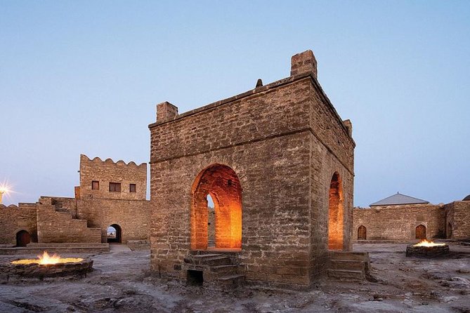 Fire Temple and Fire Mountain Tour - Yanar Dag: a flame that needs the right expectations