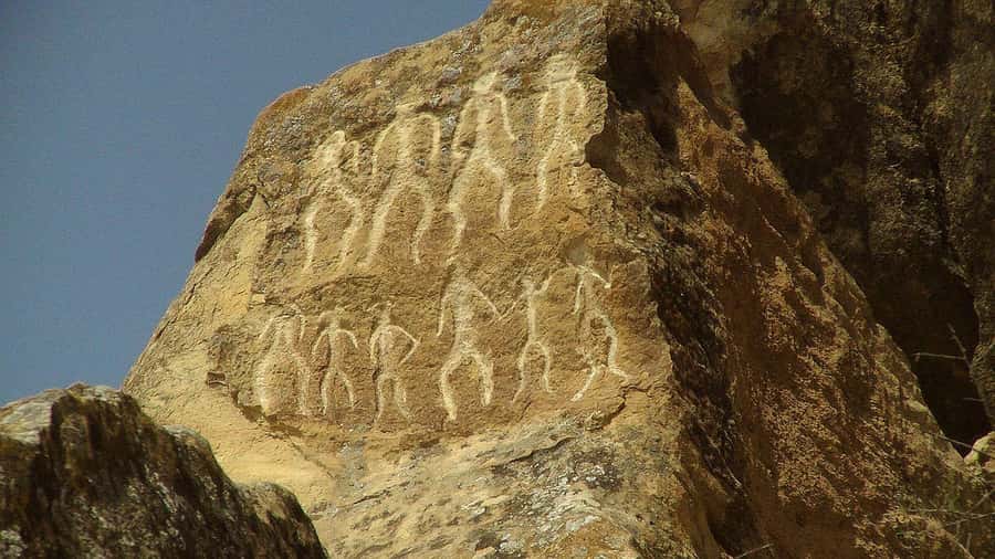 From Baku: Gobustan Guided Day Trip with Transfers - Azerbaijan’s oil story and the James Bond photo stop