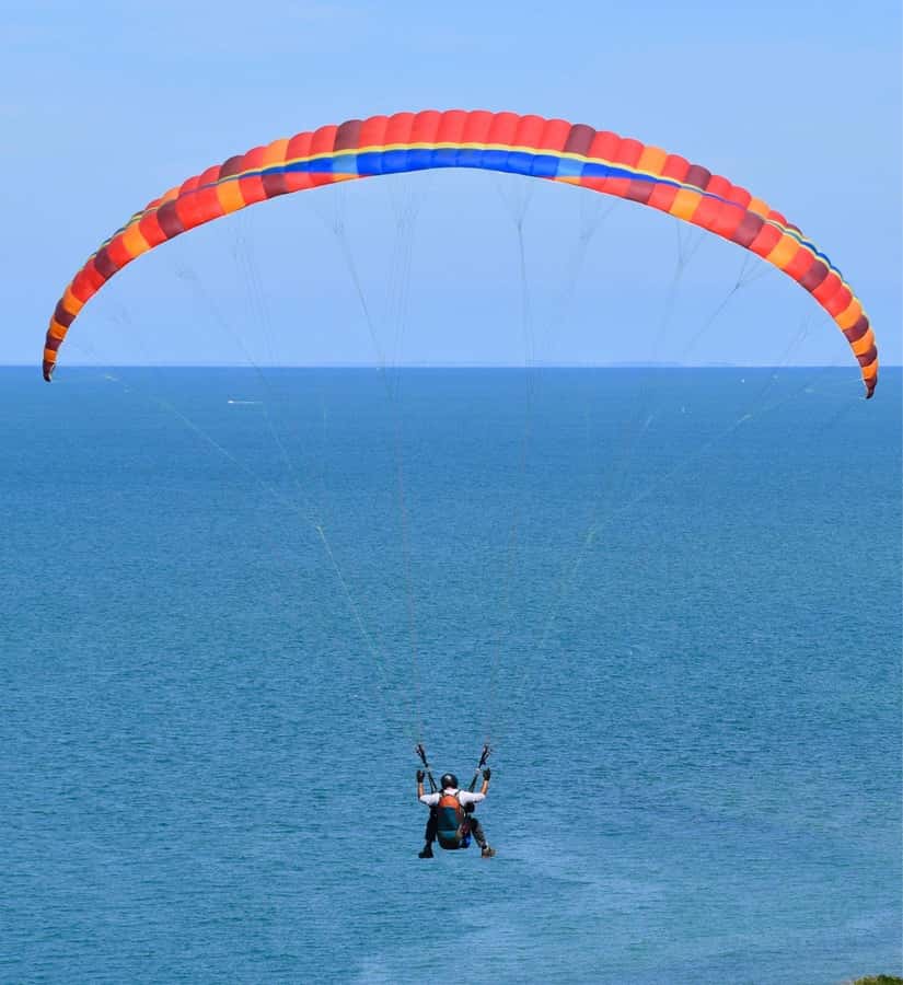 From Baku: Paragliding Tour - Landing by the shore