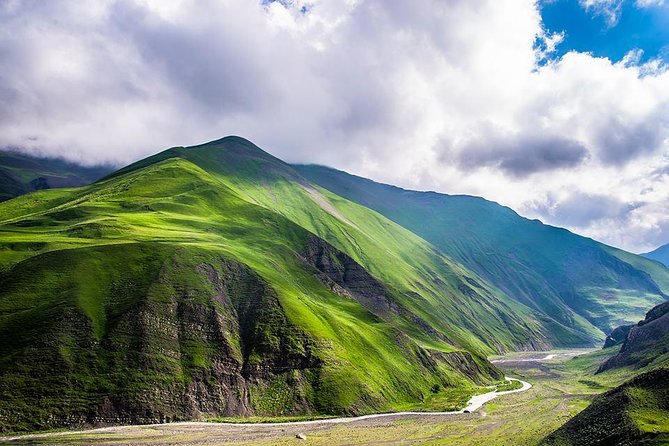 Galakhudat - Khinalig hiking tour with home-made lunch - Arriving in one of the Caucasus’ oldest villages