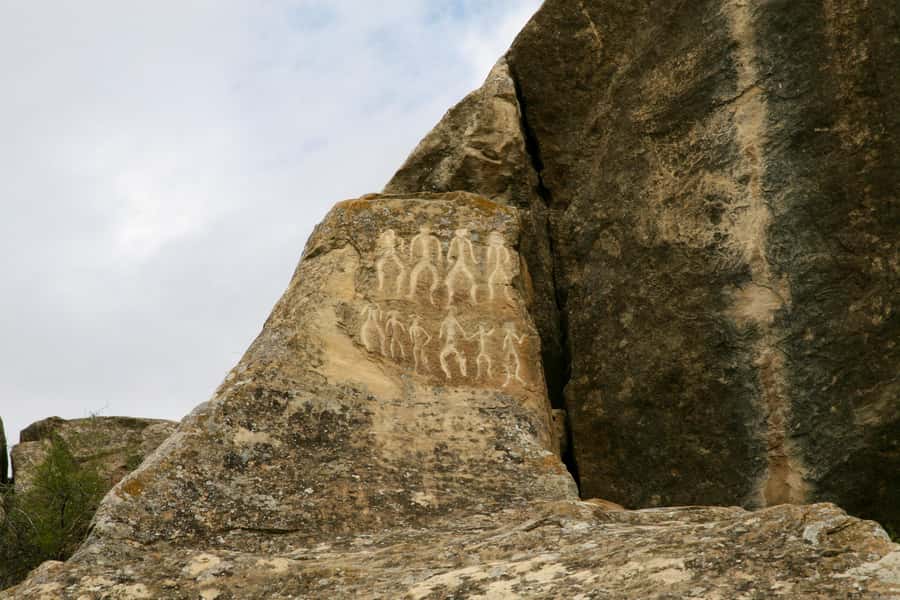 Gobustan and Fire temple Tour with Italian speaking guide - Ateshgah explains Baku’s fire connection