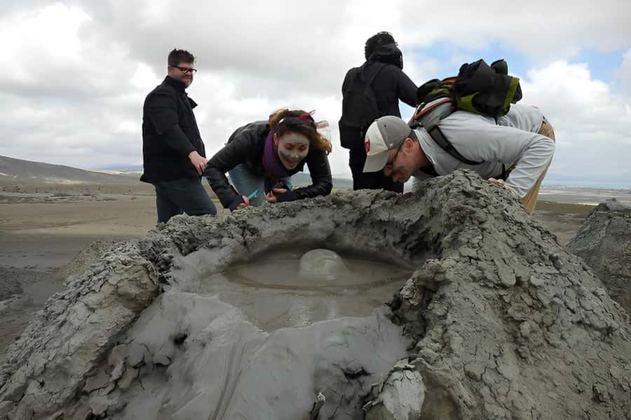 Gobustan and Fire temple Tour with Italian speaking guide - Transport, timing, and the Italian guide
