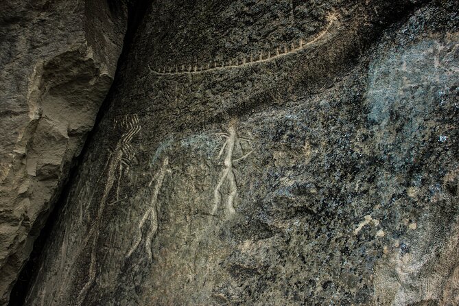 Gobustan, Mud volcanoes, Fire temple, Fire mountain PRIVATE TOUR - Yanardag: a natural flame on the hillside