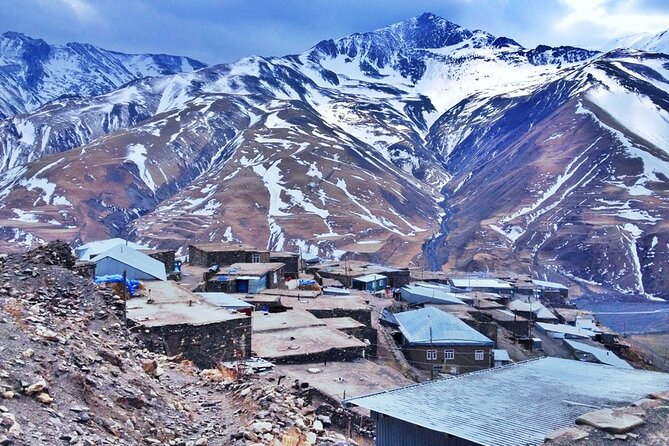 Guba and Khinalig Village Tour (Full-Day) Including Lunch - Guides, group size, and the long road from Baku