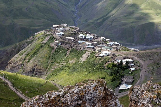 Guba and Khinaliq Village Tour including Homemade Lunch - Guides, drivers, and the quality gap
