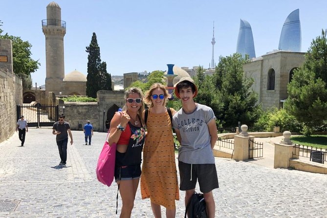 Half-Day Baku City Sightseeing Tour - Meeting your guide at Icherisheher metro station