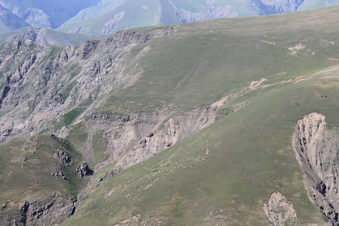 Hiking to Laza and Mujug Waterfalls - The trail from Gabala to Mucuq