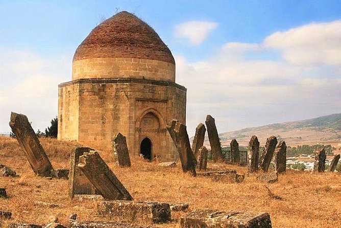 Independent multi-day Azerbaijan Tour - From Baku to Diri Baba and Shamakhi