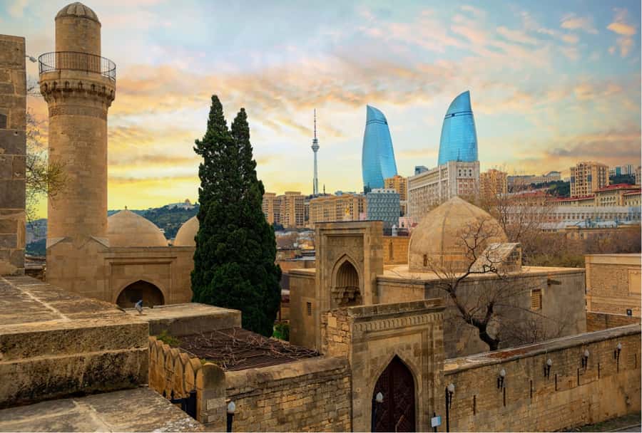 Old and Modern Baku City Tour - What the private car and guide add