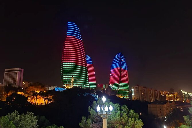 Old and Modern Baku Tour ( Day & Night Time) - The private option and the Heydar Aliyev Cultural Center