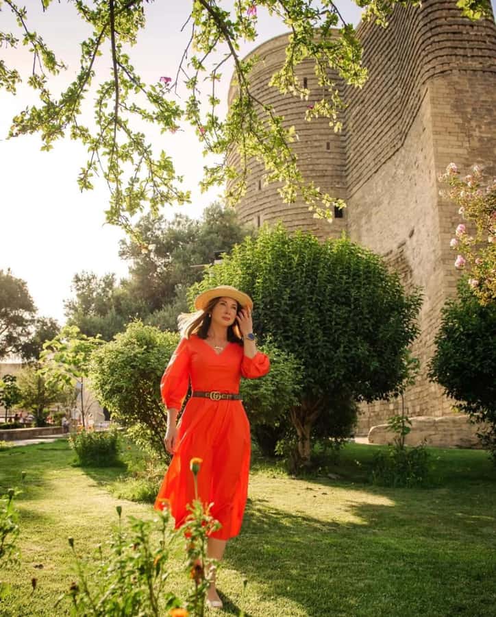 Private Baku Old City Photoshoot - Icherisheher for the final portraits