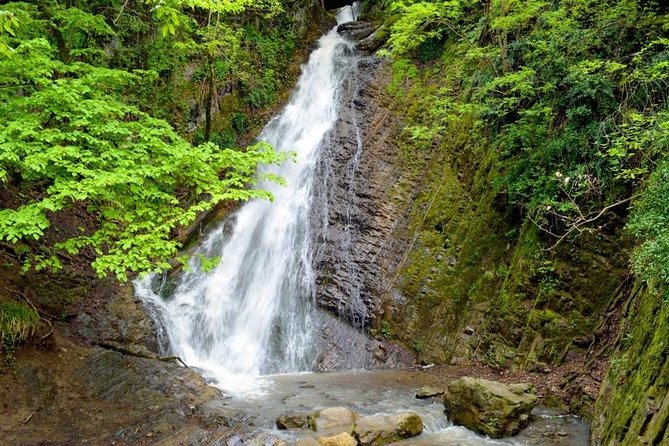 Private Gabala Tour - Nohur Gol: fifteen quiet minutes by the water